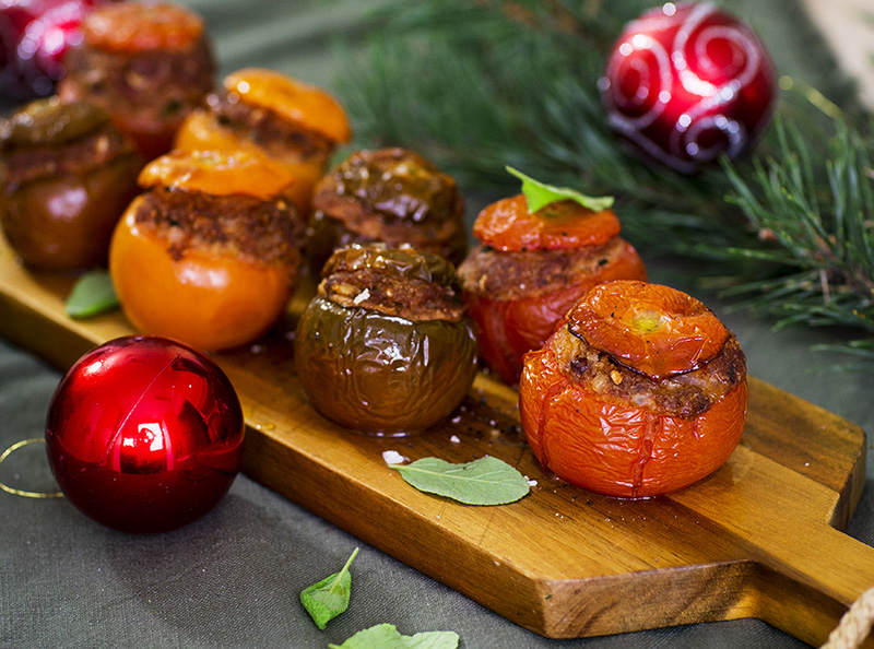 Vegetariska färsfyllda tomater med salvia - Vegomagasinet